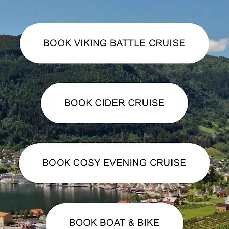 I Med Utsikt Over Fjord Og Fjell סוגנדל