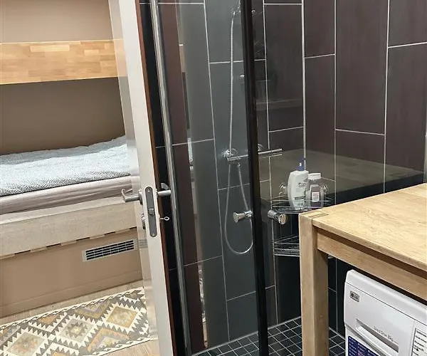 Apartmán I Med Utsikt Over Fjord Og Fjell Sogndal